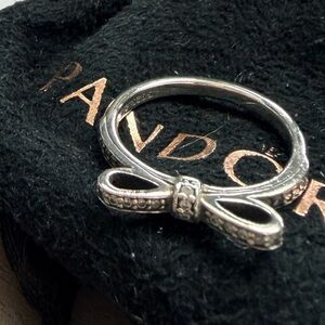 Pandora Sparkling Bow Ring (retired version, size 52/US 6)